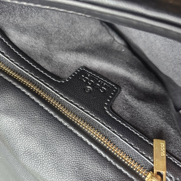 GUCCI PURSE NEW .MAKE ME A OFFER. - Picture 3 of 7